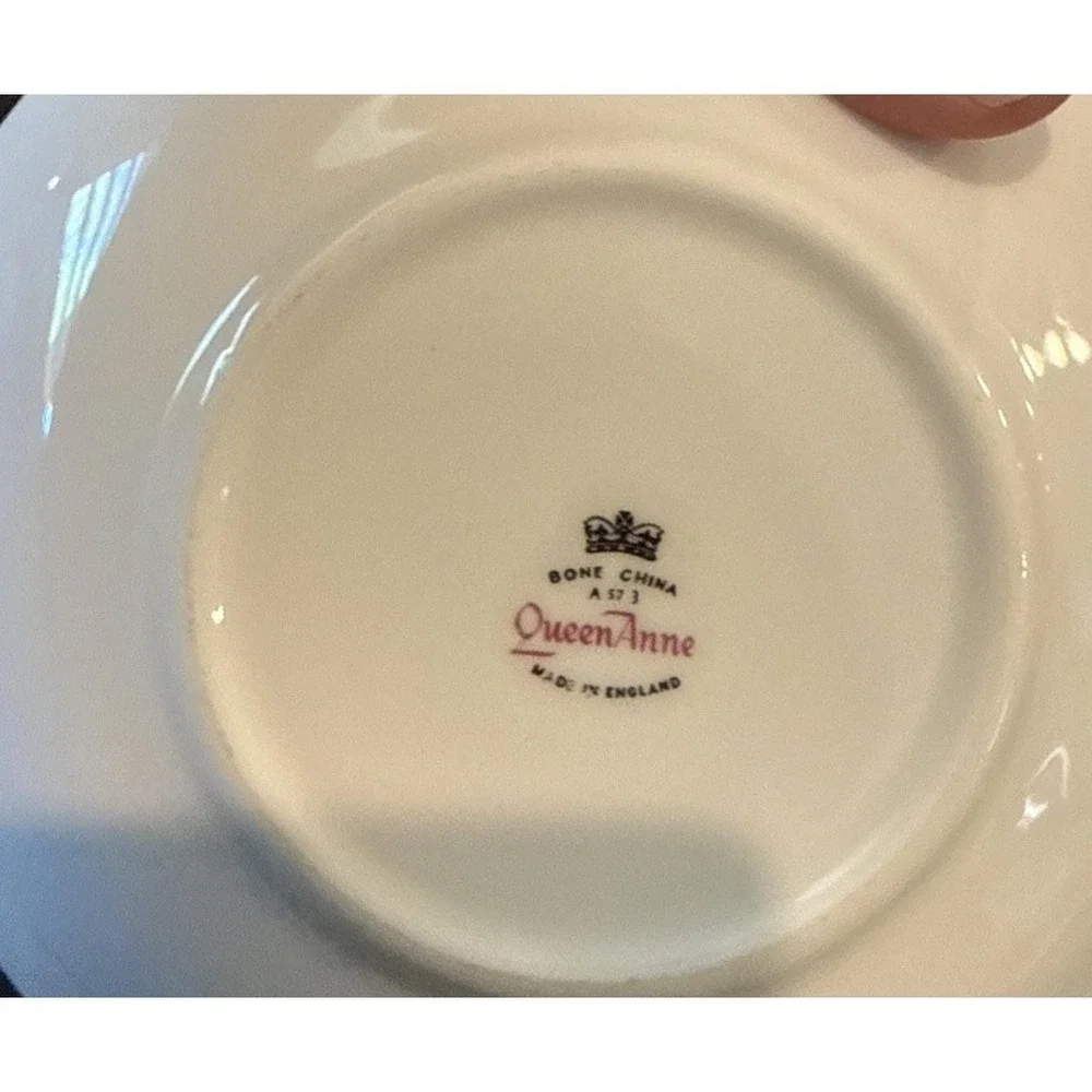 Queen Anne Roses Floral Teacup Tea Cup Saucer ‎ Bone China England Vintage